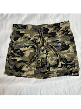 Women's LOVE 83 Camo Mini Skirt M Green Brown